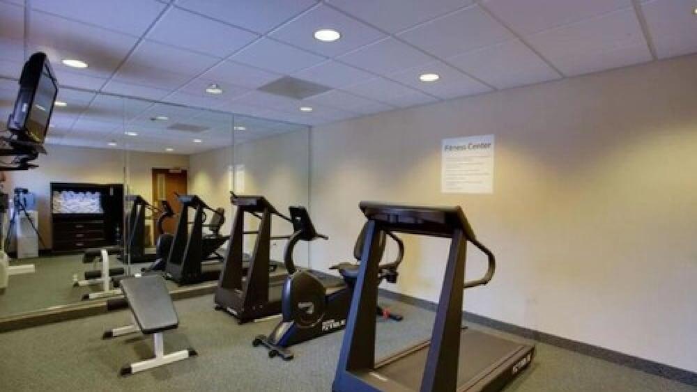 Holiday Inn Express Hotel & Suites Columbia-I-20 At Clemson Road By Ihg Екстериор снимка